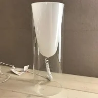 Kartell Toobe lampada da tavolo Kartell Toobe lampada da tavolo