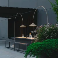 Vibia OUT 4275 lampada da terra led