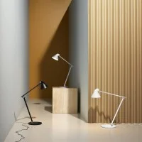 Louis Poulsen NJP lampada led da tavolo Louis Poulsen NJP lampada led da tavolo
