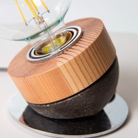AVG Calypso lampada da tavolo in legno e cemento