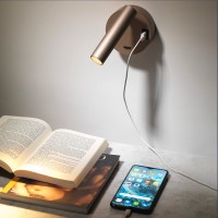 Vivida Betu applique da parete orientabile con porta USB