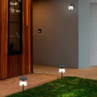 Bot Lighting Yuma 8np led solar spotlight with spike