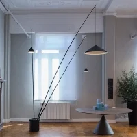 Vibia North 5620 lampada da terra