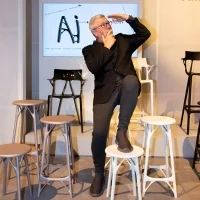 Kartell sgabello A.I. Stool Light