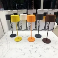 Logica TWIGGY Less Lampada LED da Tavolo a Batteria