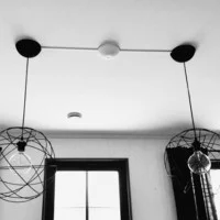Round rosetta wall or ceiling rose with single central output