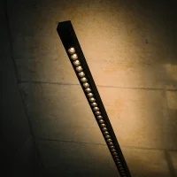 Flos Black Flag lampada da parete Konstantin Grcic Flos Black Flag lampada da parete Konstantin Grcic