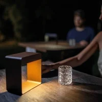 Linea Light Dama lampada a batteria portatile led