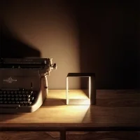 Linea Light Dama lampada a batteria portatile led