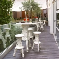 Slide Master of Love high table with round top