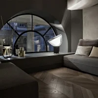 Flos Taccia lampada da tavolo in PMMA Flos Taccia lampada da tavolo in PMMA