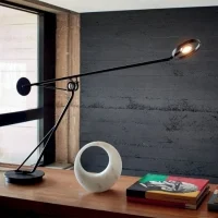 DCW Aaro lampada da tavolo led