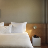 Vibia Dots 4662 lampada da parete con switch