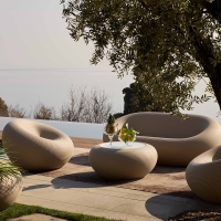Qeeboo Nami divano da giardino