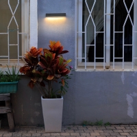 Bot Lighting Avenue solar outdoor led wall lamp
