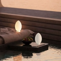 Fontana Arte Uovo lampada led a batteria