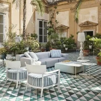 Kartell poltrona Cara Mat Outdoor
