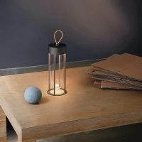 Flos In Vitro Unplugged lampada a batteria