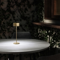 iGuzzini Whisper lampada da tavolo a batteria per esterno
