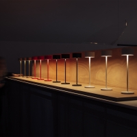 iGuzzini Whisper lampada da tavolo a batteria per esterno