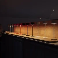 iGuzzini Whisper lampada da tavolo a batteria per esterno