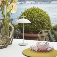 Kartell Mini Geen-A Lampada LED a Batteria