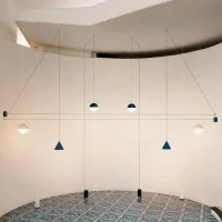 Flos String Light Cono e rosone blu