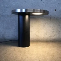 Oluce Cylinda lampada da tavolo