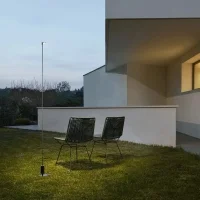 Luceplan Flia Tripla lampada da terra per esterni Luceplan Flia Tripla lampada da terra per esterni