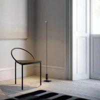 Luceplan Flia Tripla lampada da terra per esterni Luceplan Flia Tripla lampada da terra per esterni