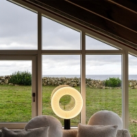DCW Iris table lamp