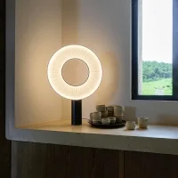 DCW Iris table lamp DCW Iris table lamp