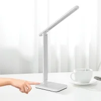 Alcapower Vera lampada da tavolo con wireless charger Alcapower Vera lampada da tavolo con wireless charger