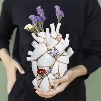 Seletti Love in Bloom Kintsugi porcelain vase Seletti Love in Bloom Kintsugi porcelain vase