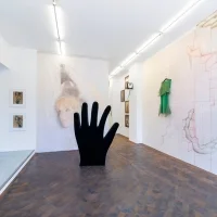 Gufram Mano scultura domestica e seduta