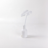 Seletti Leaf Light lampada a led a batteria da tavolo per interno