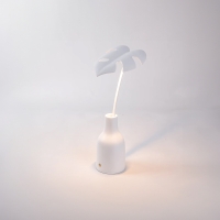 Seletti Leaf Light lampada a led a batteria da tavolo per interno