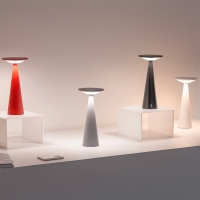 Zafferano Damina battery table lamp