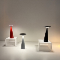 Zafferano Damina battery table lamp