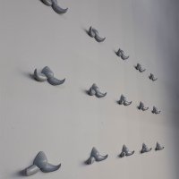 Slide Baffo wall hanger