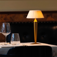Zafferano Flaminia battery table lamp
