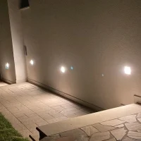 Lampo Segnapasso tricolor 2.5W asimmetrico