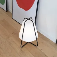 Zafferano Teepee lampada da tavolo a batteria