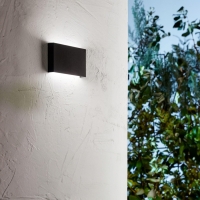 Isyluce Wally lampada bi-emissione da parete per esterni