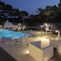 iGuzzini Albero outdoor floor lamp iGuzzini Albero outdoor floor lamp