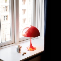 Louis Poulsen Panthella 250 V3 Portable battery lamp
