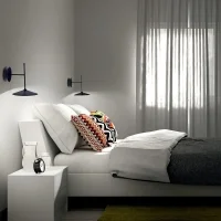 Linea Light Poe wall lamp