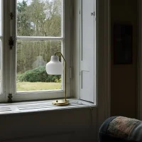 Louis Poulsen VL Ring Crown lampada da tavolo Louis Poulsen VL Ring Crown lampada da tavolo