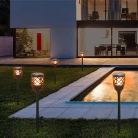 Bot Lighting Shot Torcia LED Solare e USB Ricaricabile Effetto Bot Lighting Shot Torcia LED Solare e USB Ricaricabile Effetto