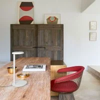 Flos Oblique QI Lampada LED da Tavolo Con Ricarica Wireless e